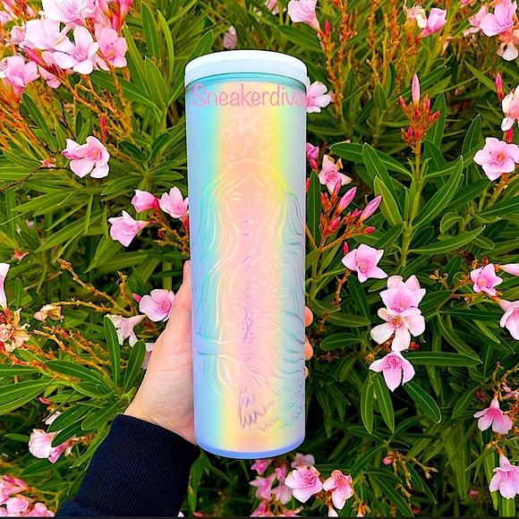 ✨🧜🏻♀️ NEW Starbucks holographic tumbler cup 🧜🏻♀️🤍💎💫 - Picture 3 of 10